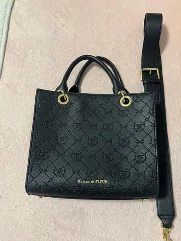 Maison de FLEUR 모노그램 스퀘어 링 백 블랙