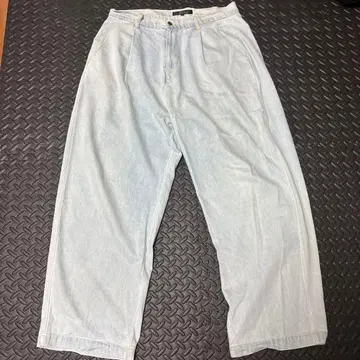 라이트 블루 데님 벌룬 실루엣