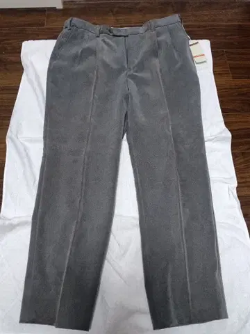 그레이 스트레이트 레그 슬랙스