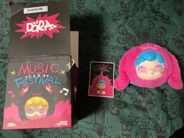 DORA Music Festival 피규어 참 핑크