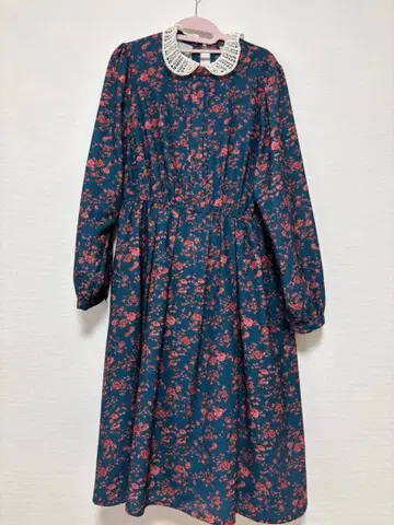 핀트 꽃무늬 원피스 그린 니트 옷깃 긴팔