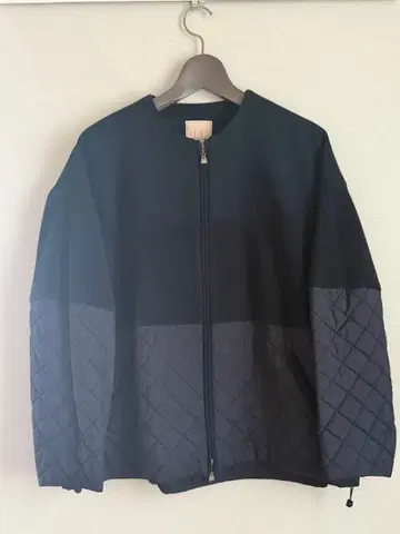 시빌라 울 혼방 자켓 블랙 안감 부착