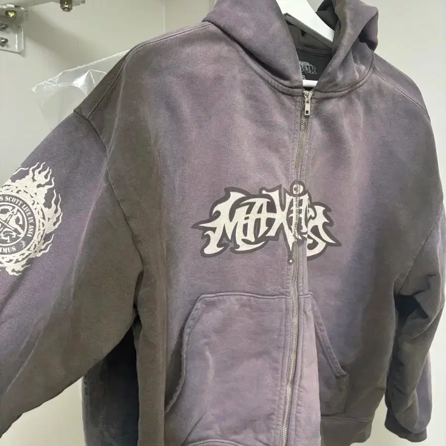 トップス travis scott MAXIMUS DRAGON ZIP HOODIE travis scott MAXIMUS DRAGON ZIP HOODIE M Travis Scott Utopia