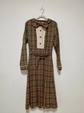 요크 절개 보타이 체크 원피스/F i.n.t