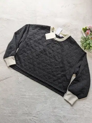 [ 미사용 새상품 ] BLUE STRIVE 화이트 블랙 상의 L 택 포함