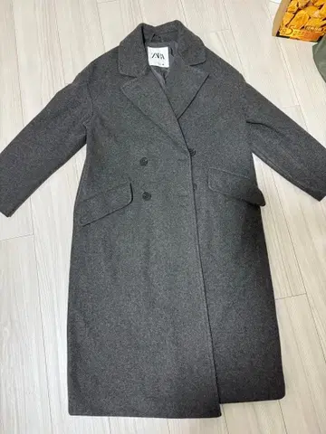 ZARA 그레이 더블 브레스트 코트 M 사이즈