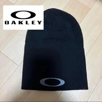 Oakley 블랙 비니 자수