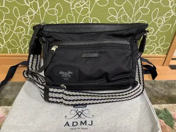 ADMJ 데이비스 바디백 블랙