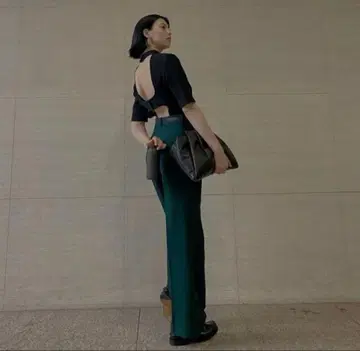 오픈 백 블랙 반팔 T셔츠 ZARA 자라