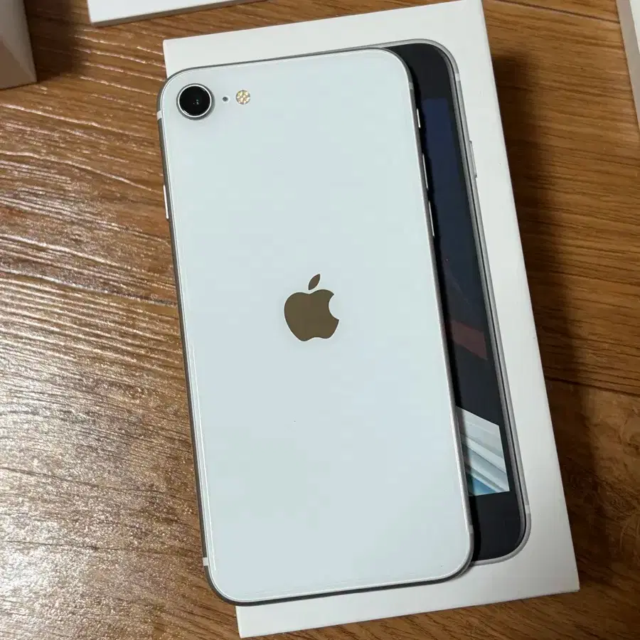 iPhone SE2 128GB ホワイト 【公式通販】