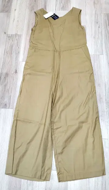 새상품 베이세스 재고 올인원 오버롤 프리