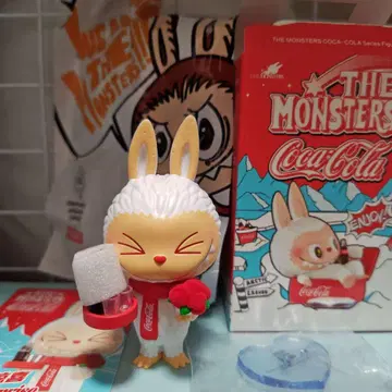 POPMART 러브브 코카콜라 피규어
