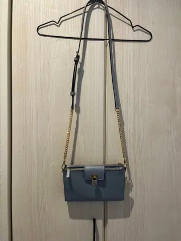 MICHEAL KORS 스카이블루 숄더백