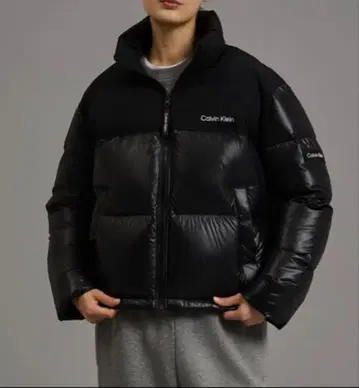 Calvin Klein 블랙 숏 다운 자켓 S 사이즈
