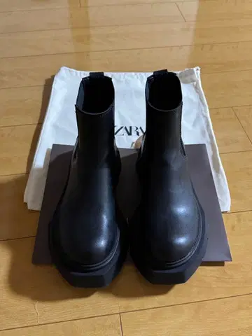 ZARA 볼륨 첼시 부츠