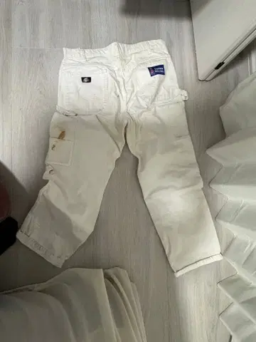 화이트 페인터 팬츠 사용감 있음