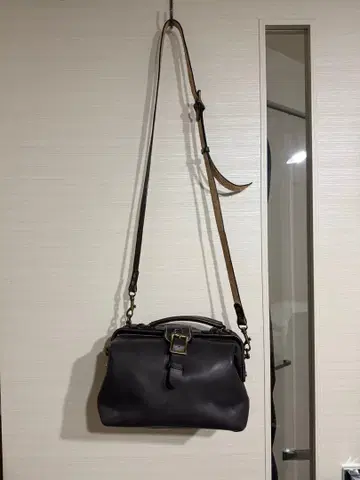 [ 가격 협상 대환영 ] 숄더 백 가마구치 천연 가죽