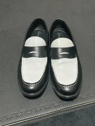 Sarabande 화이트 블랙 로퍼 27.5cm