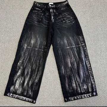 페인트풍 블랙 데님 팬츠