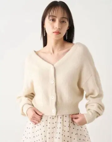 [ 새상품급 ] snidel 퍼라이크 니트 가디건 아이보리