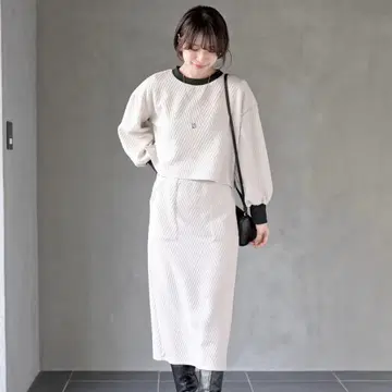 부클 자카드 하이넥 풀오버 + 스커트 셋업