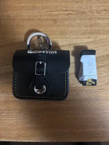 [ 새상품 ] Dr. Martens 가죽 블랙 키링 닥터마틴