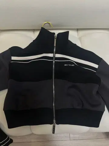 MELTY THE LADY 집업 저리