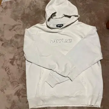 SUPPLIER 화이트 후드 부착 후드티