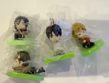 [미사용] 진격의 거인 제일복권 오타스케마스코트 4개 세트