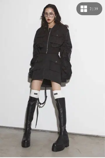 ANDREA&CO MA-1 개더 숄더 미니 스커트