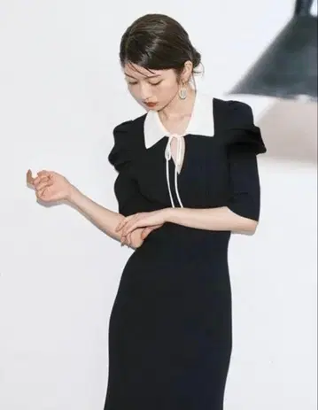 릴리 브라운 컬러 리브 니트 원피스 블랙