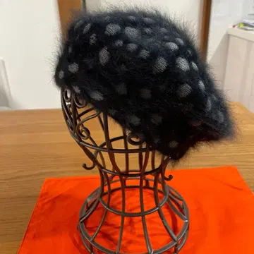 모헤어풍 도트 디자인 베레모 가을 겨울용