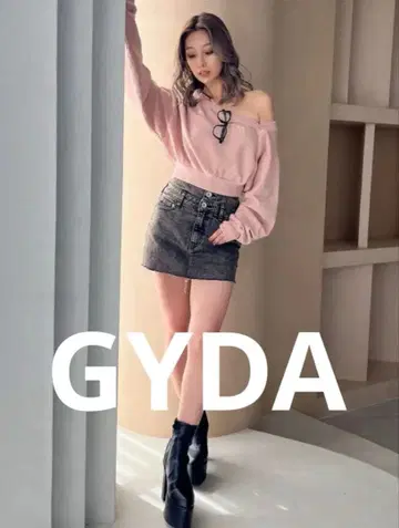 GYGY 피그먼트 원숄더 디자인 숏 맨투맨 상의