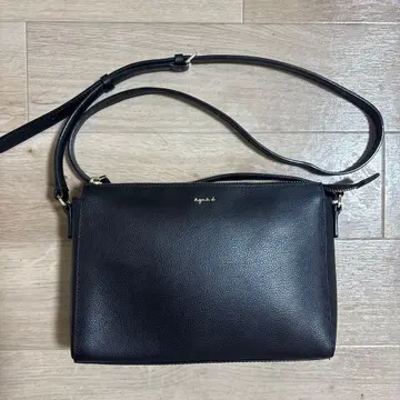 agnes b. 아네스베 로고 가죽 숄더백 블랙