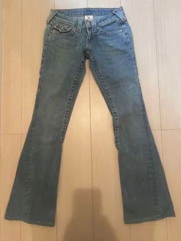 트루 릴리젼 부츠컷 데님 24