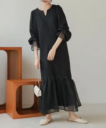 택 포함 새상품 블랙 bab 오간자 절개 맨투맨 원피스 S 정가 6930