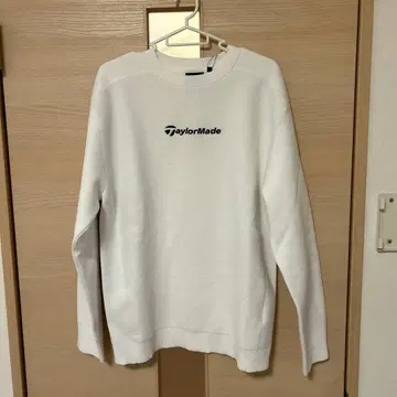 새상품 TaylorMade 화이트 스웨터