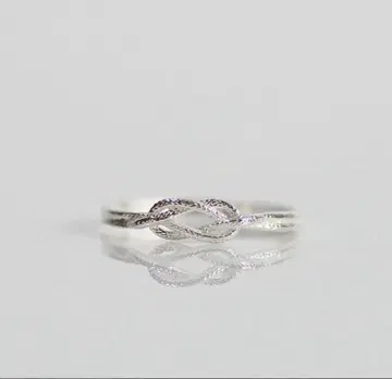 모카 알페지오 장식 매듭 반지