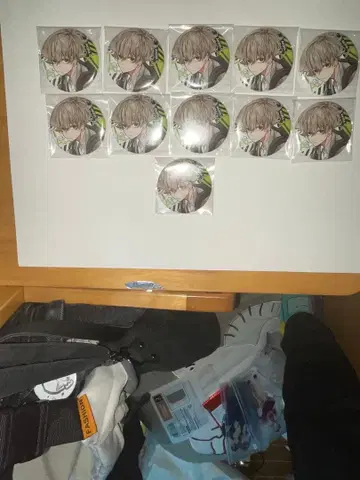 군지 아키라 캔뱃지 카페 도쿄 에이리언즈