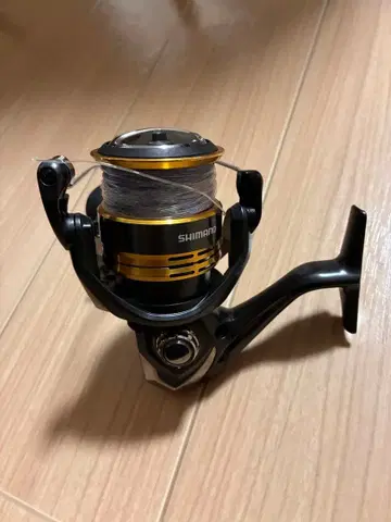 SHIMANO C5000XG 스피닝 릴 블랙/골드