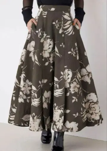 리엔다 rienda 꽃무늬 롱 스커트 S 사이즈