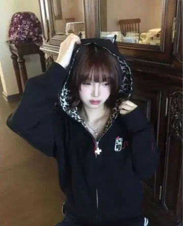 레오파드 무늬 후드티