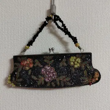 비즈 자수 클러치백