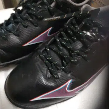 미즈노 모렐리아 네오 II 블랙/레드 축구화