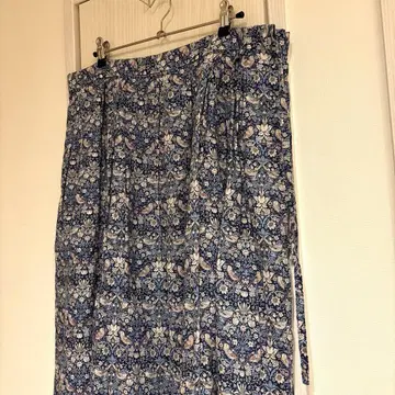 a piece of library 스커트 리버티 윌리엄 모리스