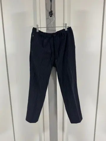 미쉘클랑 네이비 스트라이프 슬랙스