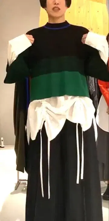 UN3D 랜덤 스트라이프 하프 니트