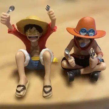 루피와 에이스 캡슐 토이 기다림