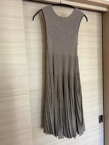 EPOCA 슬리브리스 롱 원피스 40