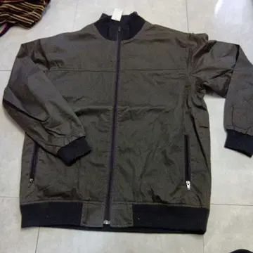 (144) K.U.I 다크 그레이 집업 자켓 L